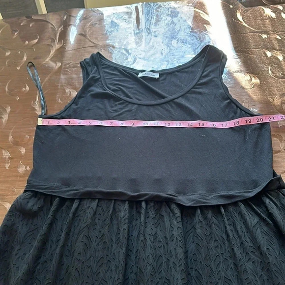 Calvin Klein
Plus Size Scoop Neck Sleeveless Smocked Knit Jersey Maxi Dress - Picture 9 of 13